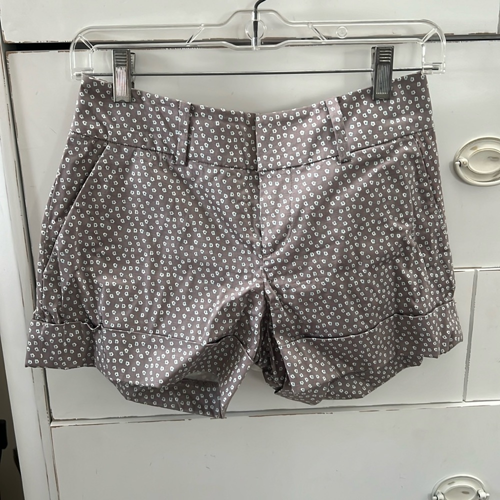 Club Monaco tailored short. Gray with small flower detail.